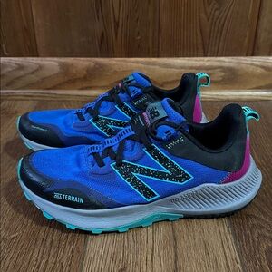 New Balance Womens All Terrain Trail Running Shoes WTNTR LL4 Blue/Guava Size 8.5